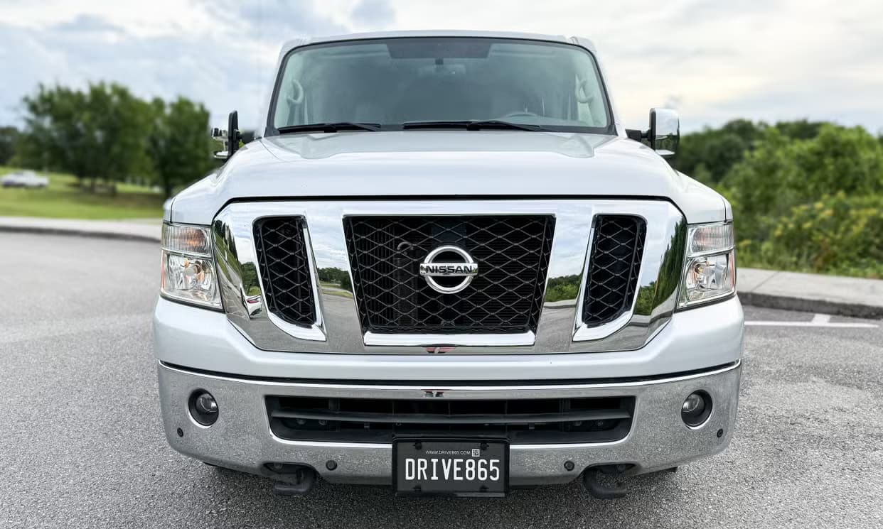 2017 Nissan NV Passenger — Photo 3